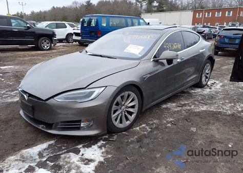 2016 Tesla Model S 60D/70D/75D/85D/90D z USA, uszkodzony, nr VIN 5YJSA1E22GF142450